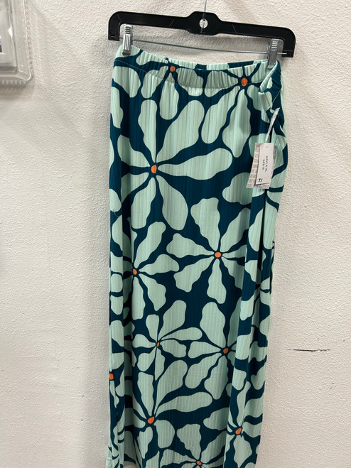 Vist Large View of Product Image Which is Used Unbranded Long Skirt 16-33