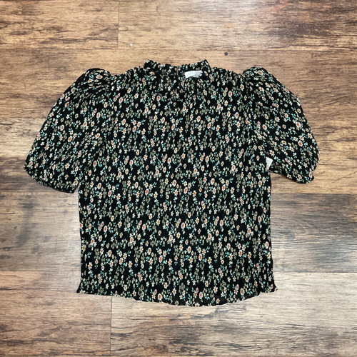 Vist Large View of Product Image Which is Used Socialite Short Sleeve Top M-8/10