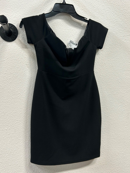 Vist Large View of Product Image Which is Used Lulus Short Dress B S-4/6