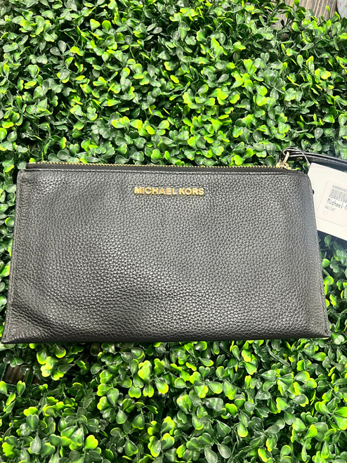 Vist Large View of Product Image Which is Used Michael Michael Kors Wallet