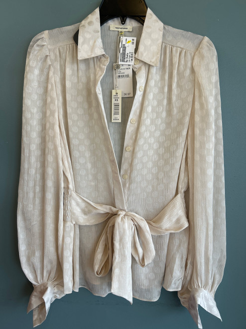 Vist Large View of Product Image Which is Used Max Studio Long Sleeve Top XS-0/2