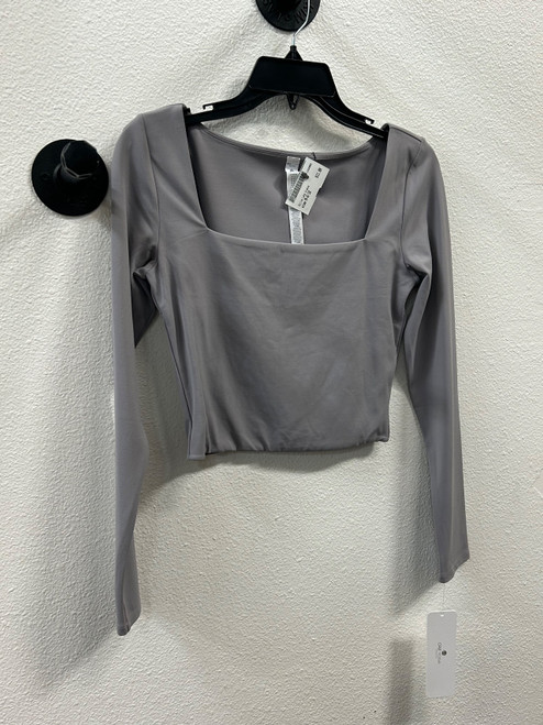 Vist Large View of Product Image Which is Used Unbranded Active Long Sleeve M-8/10