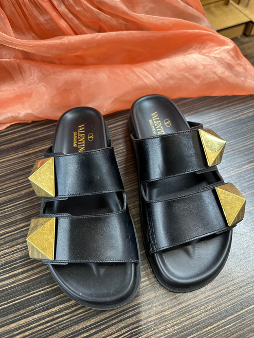 Vist Large View of Product Image Which is Used Valentino Sandals 6