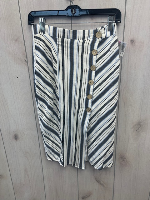 Vist Large View of Product Image Which is Used Unbranded Short Skirt M 8-10/28-30