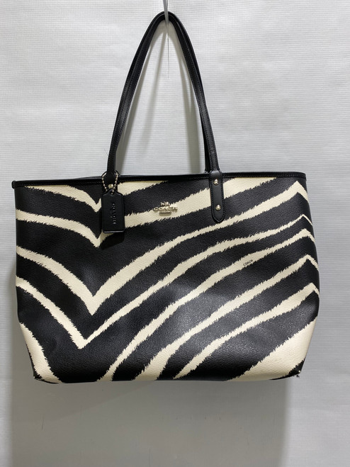 Vist Large View of Product Image Which is Used Coach Large Leather Handbag