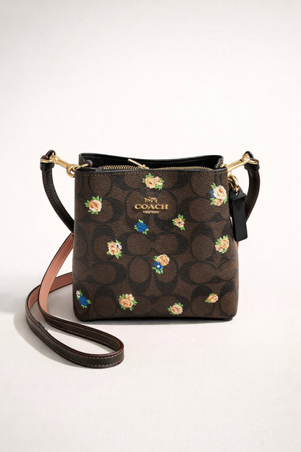 Vist Large View of Product Image Which is Used Coach Large Leather Handbag