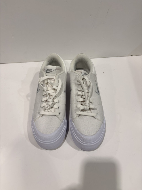 Vist Large View of Product Image Which is Used Nike Performance Shoes 11