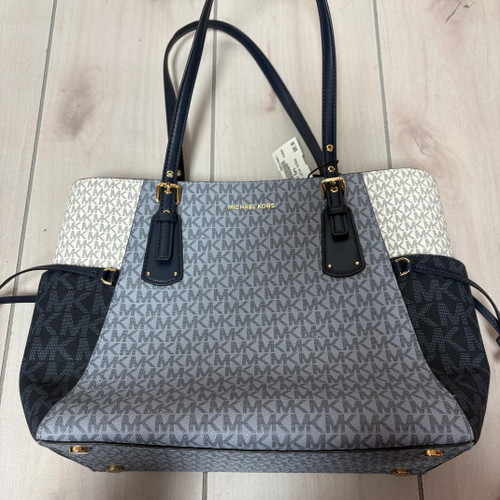 Vist Large View of Product Image Which is Used Michael Kors Xlarge Leather Handbag