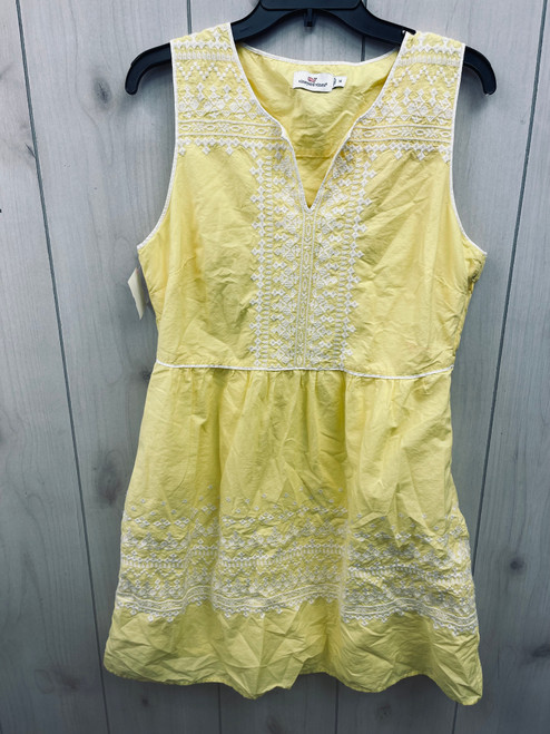 Vist Large View of Product Image Which is Used Vineyard Vines Short Dress F L-12/14