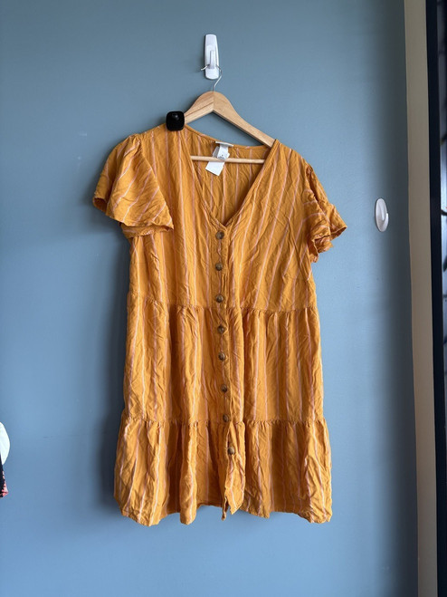 Vist Large View of Product Image Which is Used Ava & Viv Short Dress F 1X-18