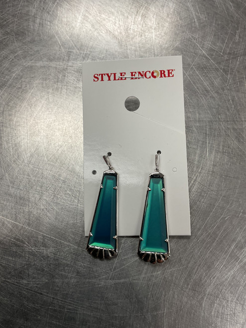 Vist Large View of Product Image Which is Used Kendra Scott Earrings