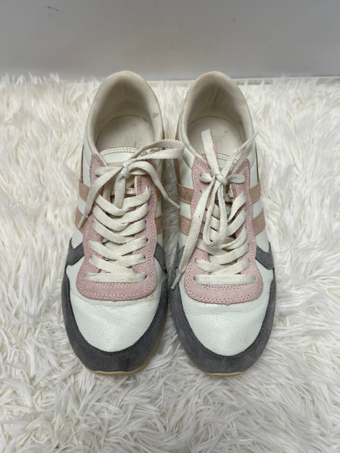 Vist Large View of Product Image Which is Used Gola Casual Shoes 6