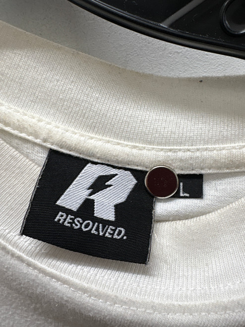 Vist Large View of Product Image Which is Used resolved Mens white T-Shirt L