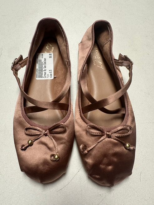 Vist Large View of Product Image Which is Used Circus By Sam Edelman Flats 8.5