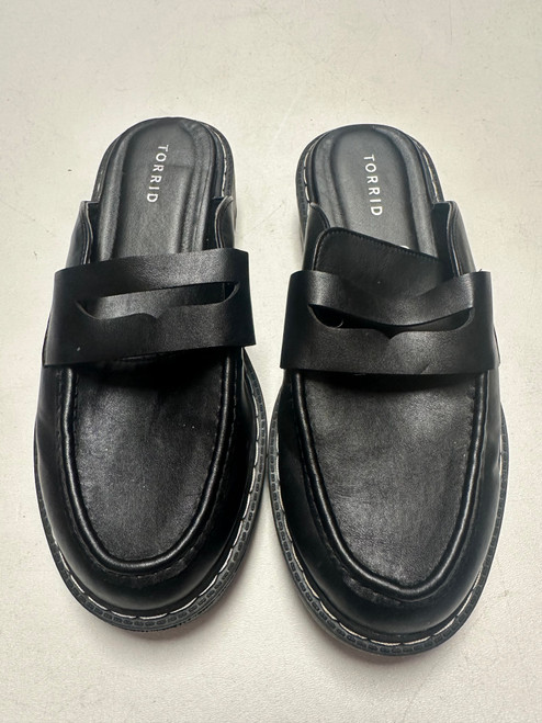 Vist Large View of Product Image Which is Used Torrid Flats 8.5