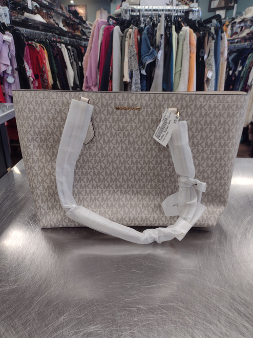 Vist Large View of Product Image Which is Used Michael Michael Kors Xlarge Handbag