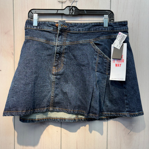 Vist Large View of Product Image Which is Used Celebrity Pink Short Skirt 3X 22/36