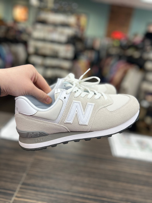 Vist Large View of Product Image Which is Used New Balance Casual Shoes 9