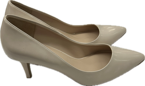 Vist Large View of Product Image Which is Used Kelly & Katie High Heels 9.5