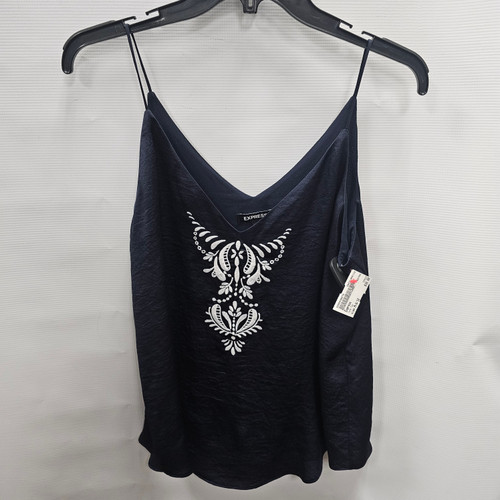 Vist Large View of Product Image Which is Used Express Tank Top M-8/10