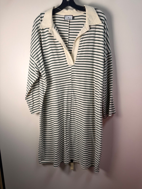 Vist Large View of Product Image Which is Used TuckerNuck Short Dress F 3X-22