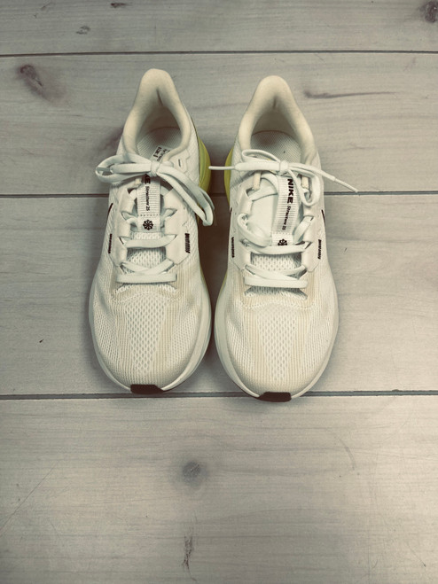 Vist Large View of Product Image Which is Used Nike Performance Shoes 8