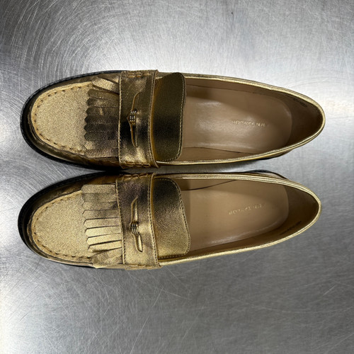 Vist Large View of Product Image Which is Used Ann Taylor Clogs 7