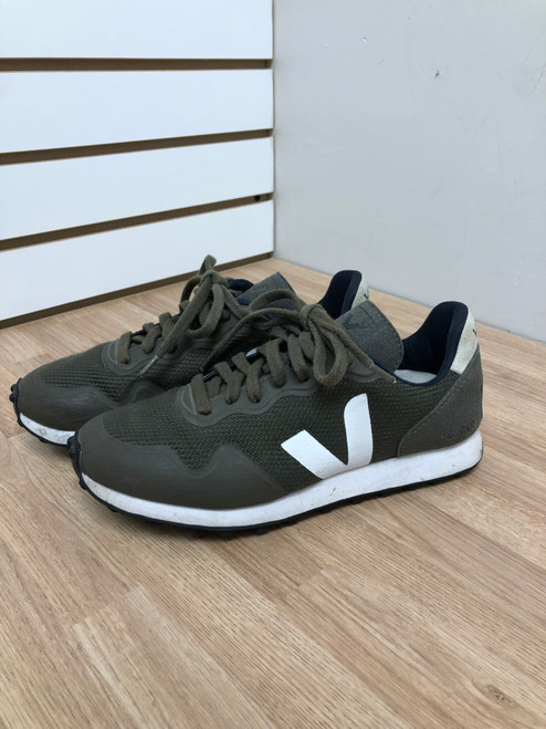 Vist Large View of Product Image Which is Used Veja Performance Shoes 7