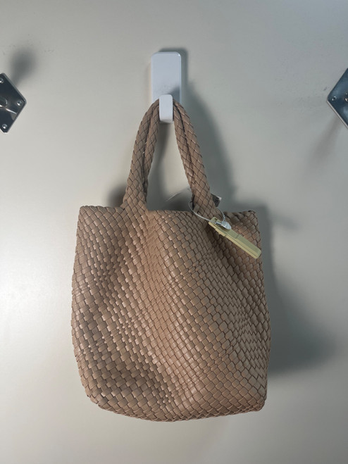 Vist Large View of Product Image Which is Used Unbranded Large Handbag