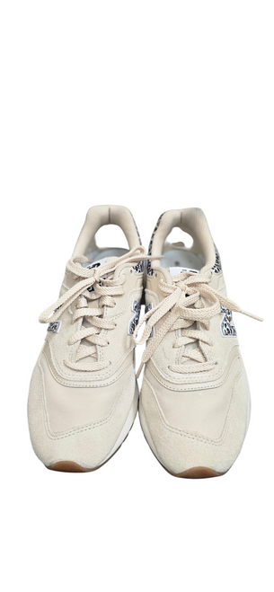 Vist Large View of Product Image Which is Used New Balance Performance Shoes 8.5