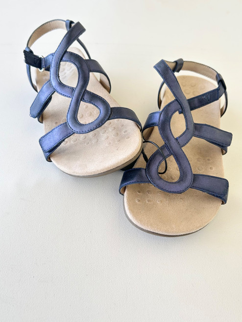 Vist Large View of Product Image Which is Used Vionic Flats 8