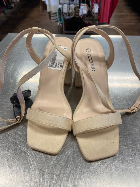 Vist Large View of Product Image Which is Used Boohoo High Heels 8