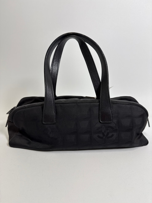 Vist Large View of Product Image Which is Used Chanel Vintage Nylon Handbag