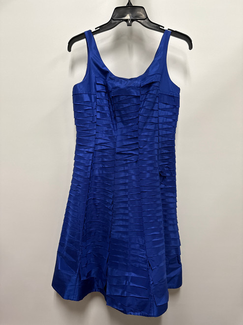 Vist Large View of Product Image Which is Used Oscar De Le Renta Short Dress B S-4/6