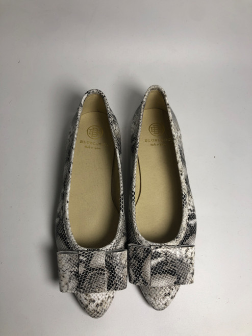 Vist Large View of Product Image Which is Used Blublong Flats 5