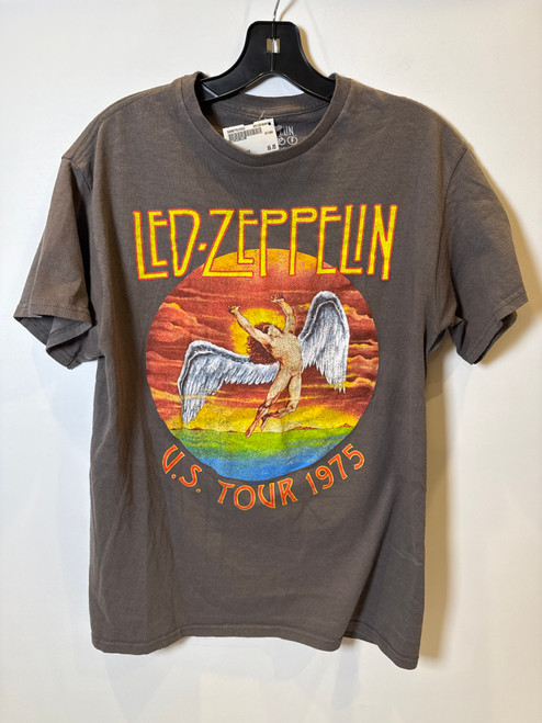 Vist Large View of Product Image Which is Used Unbranded T-Shirt M-8/10