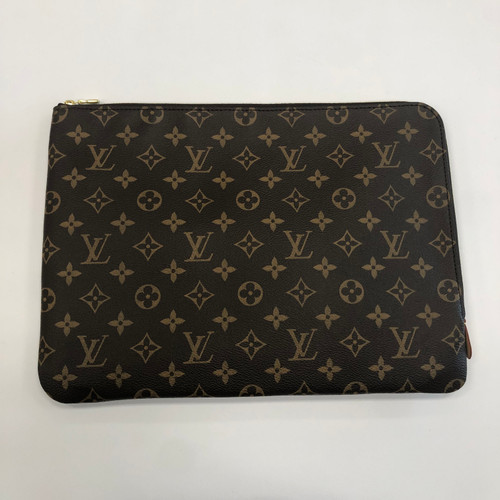 Vist Large View of Product Image Which is Used Louis Vuitton Laptop Case