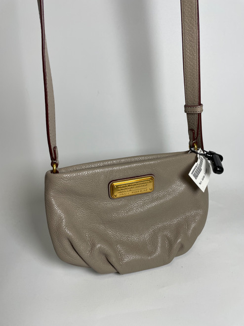 Vist Large View of Product Image Which is Used Mar Jacobs Handbag