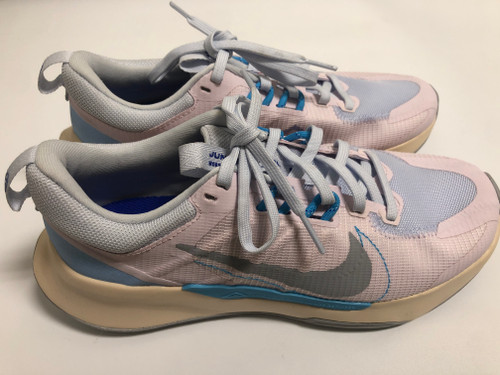 Vist Large View of Product Image Which is Used Nike Performance Shoes 7.5