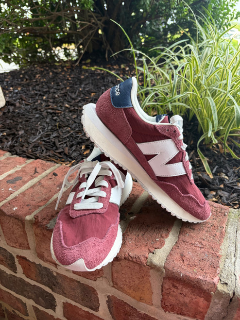 Vist Large View of Product Image Which is Used new balance Casual Shoes 7.5