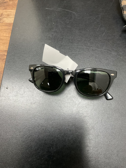 Vist Large View of Product Image Which is Used Ray-Ban Sunglasses