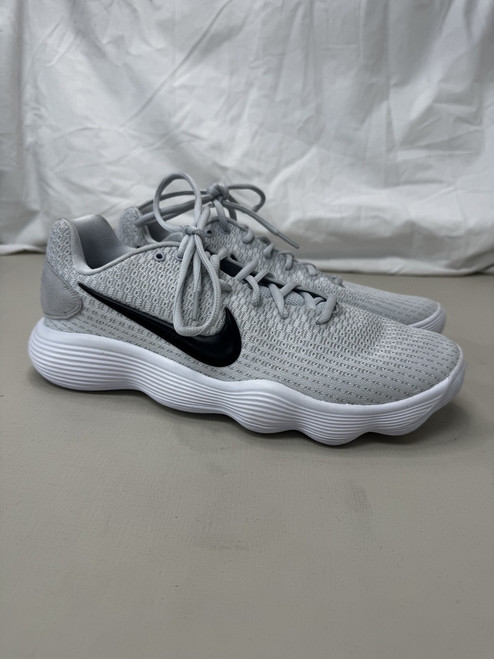 Vist Large View of Product Image Which is Used Nike Performance Shoes 13