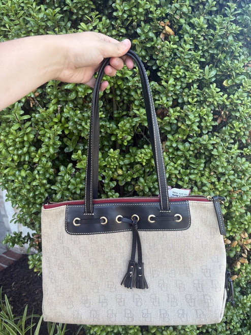 Vist Large View of Product Image Which is Used Dooney & Bourke Large Handbag