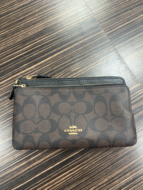 Vist Large View of Product Image Which is Used Coach Wallet