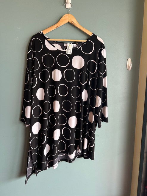 Vist Large View of Product Image Which is Used Susan Graver Short Sleeve Top 3X-22