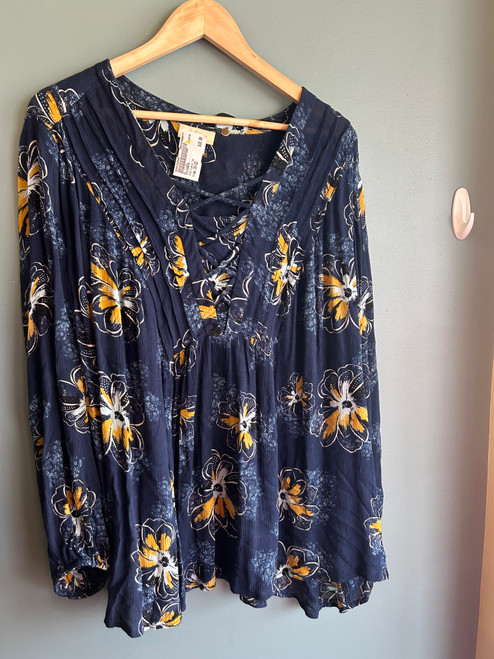 Vist Large View of Product Image Which is Used Style&Co Long Sleeve Top 3X-22