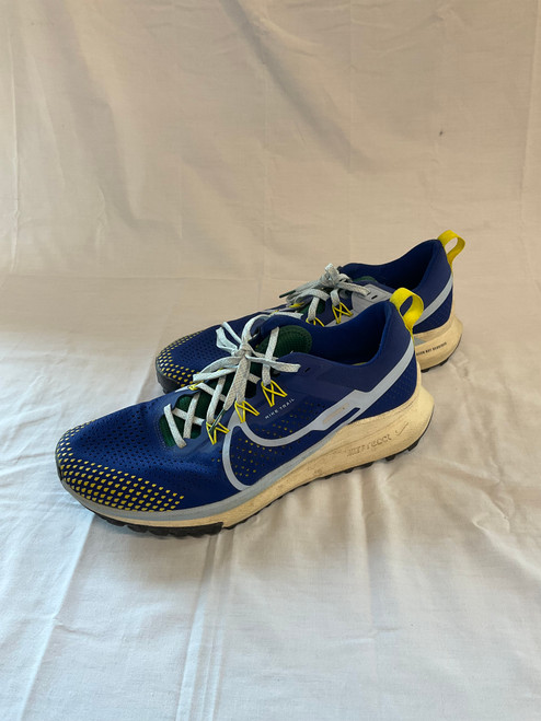 Vist Large View of Product Image Which is Used Nike Mens Athletic Shoes 11