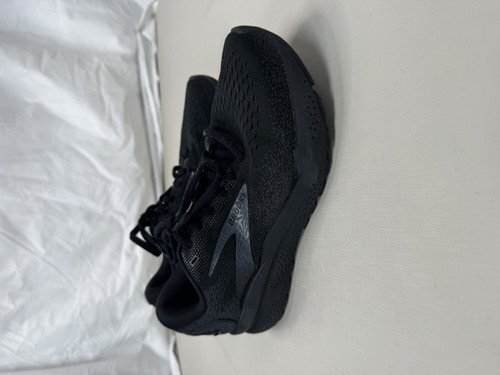 Vist Large View of Product Image Which is Used Brooks Performance Shoes 9