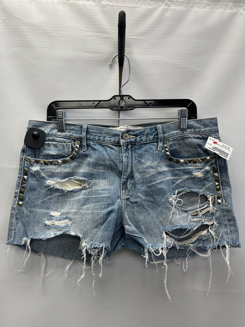 Vist Large View of Product Image Which is Used Abercrombie & Fitch Shorts 12-31