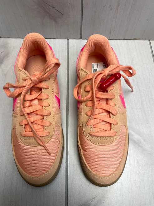 Vist Large View of Product Image Which is Used Nike Performance Shoes 5.5